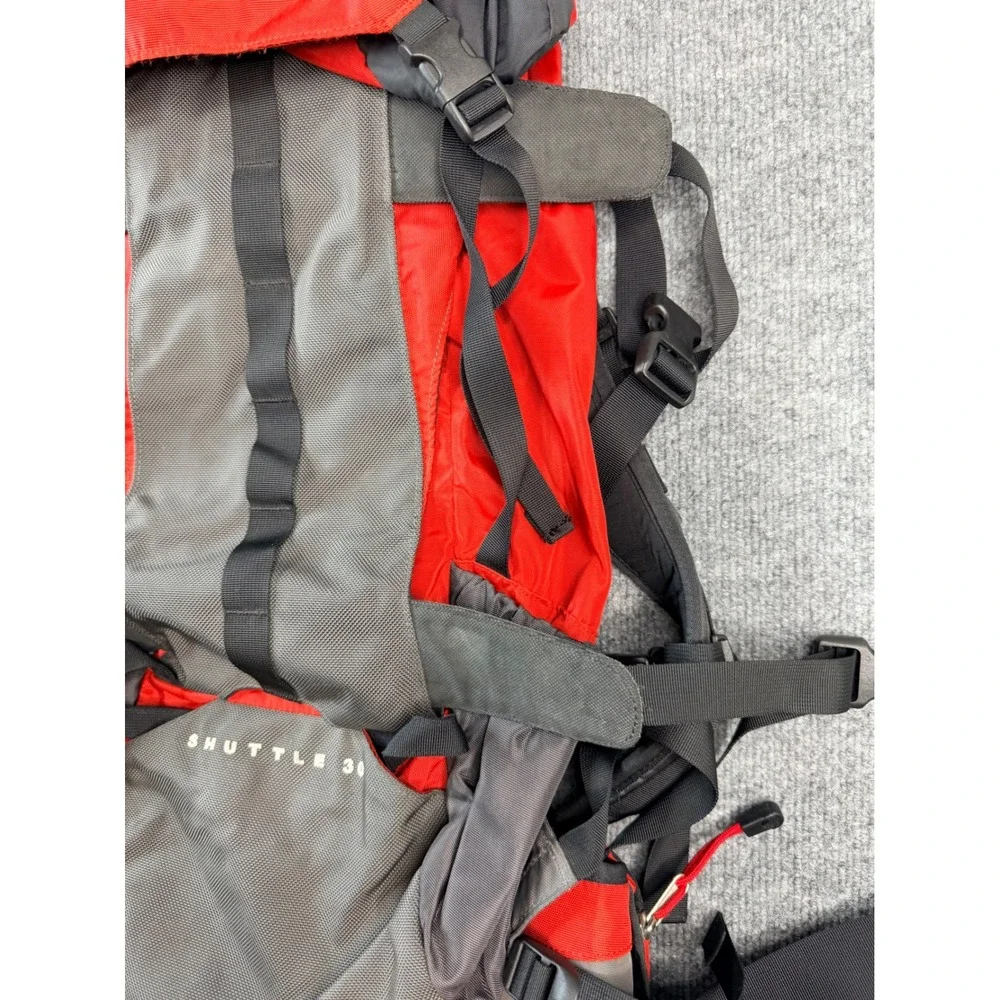 The‎ North Face Shuttle 30 Backpack Red Gray Hiking Travel Laptop Bag ASW3